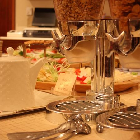 Dom Hotel Szeged Bagian luar foto