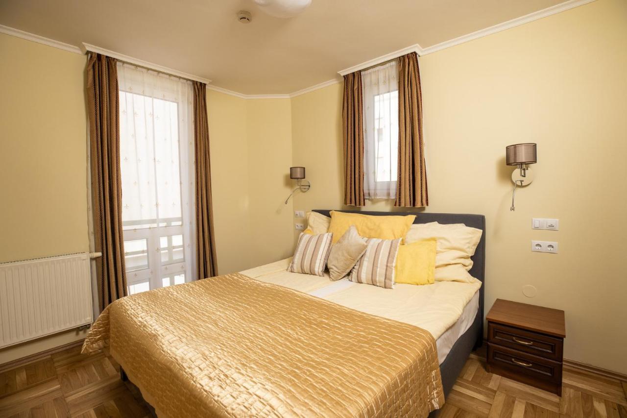 Dom Hotel Szeged Bagian luar foto