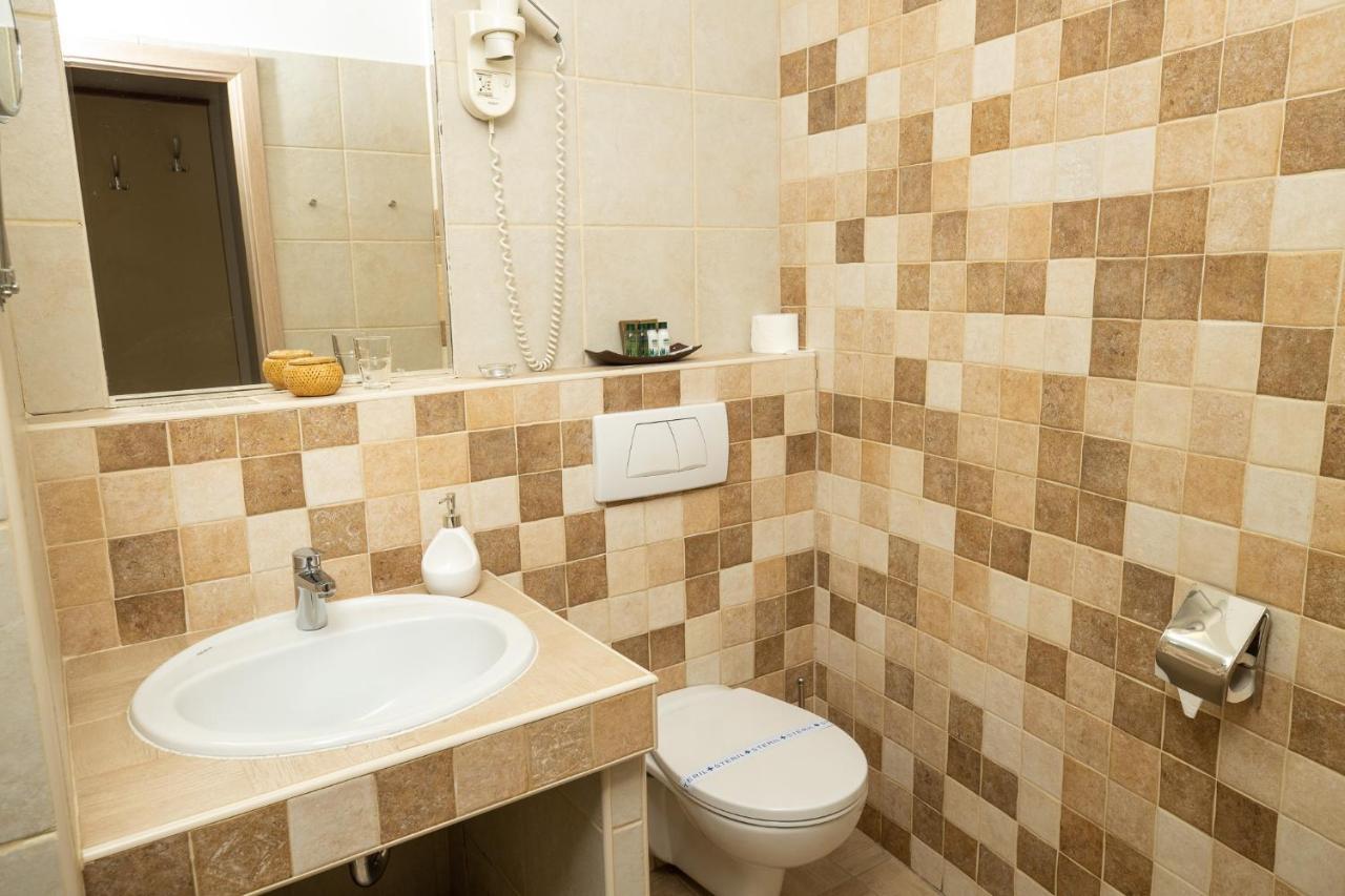 Dom Hotel Szeged Bagian luar foto