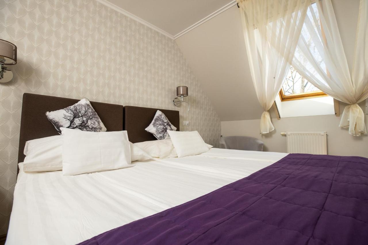 Dom Hotel Szeged Bagian luar foto