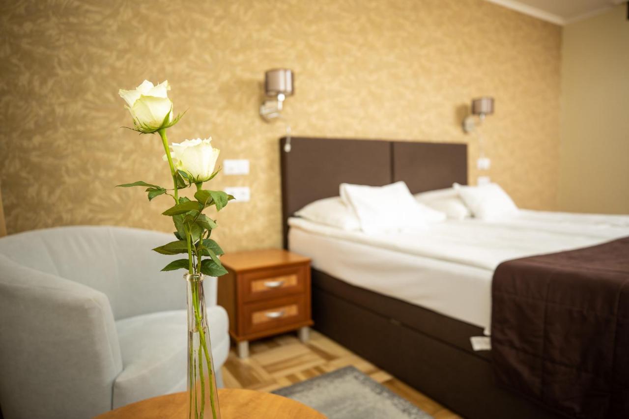 Dom Hotel Szeged Bagian luar foto